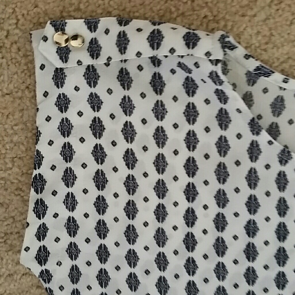 🌻NWOT Patterned Loose-fitting Blouse - Picture 4 of 7